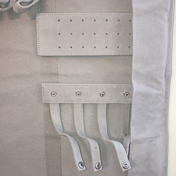 Stackers by LC Designs Hanging Jewelry Organizer Velcro Storage Grey - Picture 4 of 10